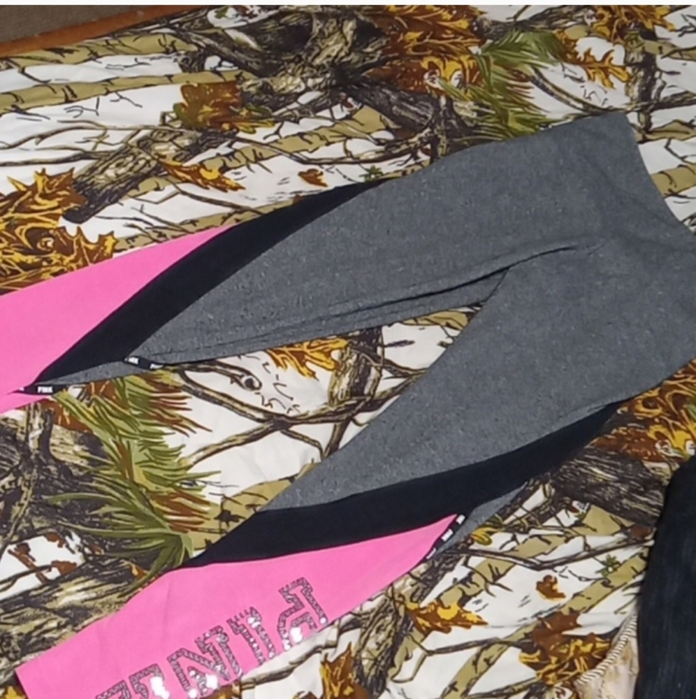 VS PINK Bling Yoga Pants(bottoms to the set)